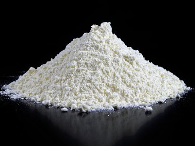 انواع الدقيق الابيض المستعملها في صنع الحلويات farine